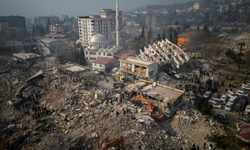 Depremzede: Belediye başkanına bir kat ver, istediğin kadar kat çık