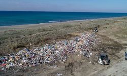 Hatay'daki büyük yıkımın nedenini mühendisler anlattı: Samandağ sahilinden çekilen tuzlu kum