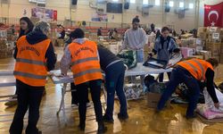 Çiğli Belediyesi, ilçedeki depremzedeleri yalnız bırakmıyor