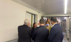 CHP’li Kaftancıoğlu, Hüsamettin Cindoruk’u hastanede ziyaret etti