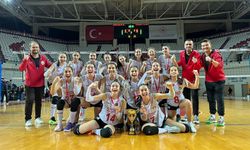Döşemealtı Belediyesi Kadın Voleybol Takımı, ‘Mini Kızlar’ kategorisinde Antalya Şampiyonu oldu 
