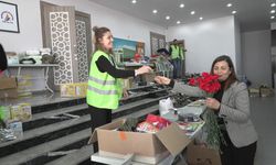 Muratpaşa Belediyesi’nden depremzede kadınlara hijyen paketi 