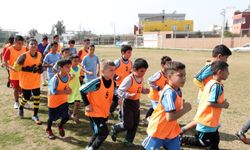 Seyhan’da çocuklar futbolla yeniden buluştu