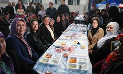 Aydın Büyükşehir Belediyesi, vatandaşları iftar sofralarında bir araya getirmeye devam ediyor