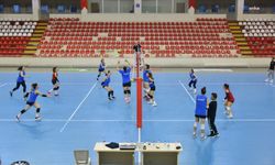 Bozüyük Belediyesi kadın voleybol takımı, 1. Lig’e çıkmak için mücadele ediyor