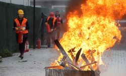 Kartal Belediyesi’nden personele yangın söndürme eğitimi