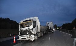 Adana'da aynı yoldaki 3 zincirleme kazada 10 kişi yaralandı