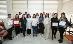 Anne adayları, Gaziemir Belediyesi’nin Gebe Okulu’nda doğuma hazırlanıyor