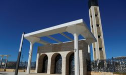 Dünyanın en büyük camilerinden Cezayir Ulu Camii'nde teravihlerin kılınamaması tartışmaya yol açtı