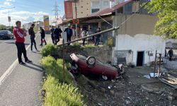 Elazığ'da şarampole devrilen otomobildeki 5 kişi yaralandı