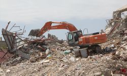 Hatay'da bina yıkım ve enkaz kaldırma çalışmaları 79 mahallede sürecek