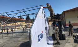 Malatya'da jandarma 14 çadır derslik kurdu