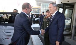 Milli Savunma Bakanı Akar ve Yeni Zelandalı mevkidaşı Little ile görüştü