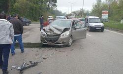 Samsun'da hafif ticari araç ile otomobilin çarpıştığı kazada 6 kişi yaralandı