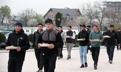 TİKA, Kırgızistan'da İmam Serahsi Camisi'nde 2 bin kişilik iftar verdi