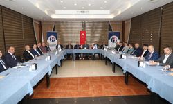 YÖK Başkanı Özvar, deprem bölgesinde rektörlerle "yüz yüze eğitim" toplantısı düzenledi