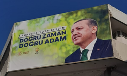 İzmir'de vergi dairesine Erdoğan afişi asıldı
