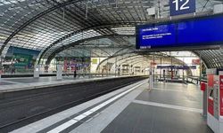 Almanya'da demir yolu çalışanlarının uyarı grevi iptal edildi