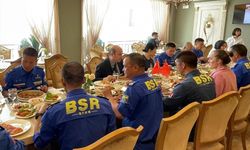 Çinli arama kurtarma ekibi Blue Sky'ın üyeleri, Türk mutfağının lezzetlerini tattı