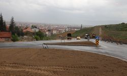 Eskişehir Büyükşehir Belediyesi ekipleri, sorunsuz bir üstyapı için kentte çalışmalara devam ediyor