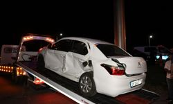 Erzincan'da iki otomobil çarpıştı, 12 kişi yaralandı