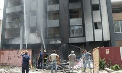Kayseri'de inşaat halindeki 12 katlı binanın dış cephe yalıtım malzemeleri yandı