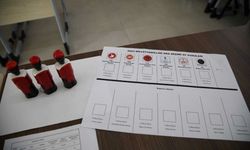 KKTC'de seçmenler ara seçim için sandık başında