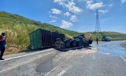 Kuzey Marmara Otoyolu'nun bağlantı yolu devrilen tır yüzünden ulaşıma kapandı