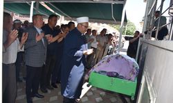 Afyonkarahisar'da trafik kazasında yaşamını yitiren 7 kişinin cenazesi defnedildi