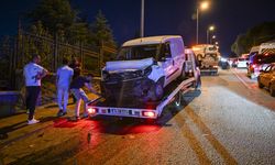 Ankara'da 10 aracın karıştığı zincirleme trafik kazasında 3 kişi yaralandı