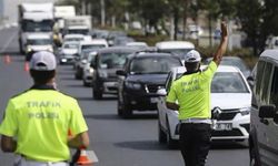 Manisa'da trafik uygulama noktalarını paylaştıkları suçlamasıyla 6 kişi gözaltına alındı