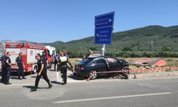 Bursa'da iki otomobilin çarpıştığı kazada 1 kişi öldü, 4 kişi de yaralandı