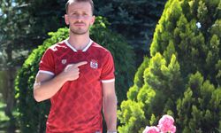 Demir Grup Sivasspor, Abdulkadir Parmak'ı transfer etti