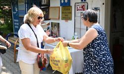 "Dünya Plastik Poşet Kullanmama Günü"nde bez çanta dağıtıldı