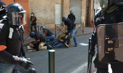 Fransa'daki eylemlerde gazetecilere yönelik saldırıya kınama