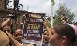 Hindistan'da Manipur'daki toplu tecavüzün parlamentoda görüşülmesi talep edildi