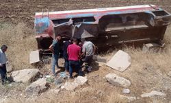 Mardin'de devrilen su tankerinin altında kalan kişi öldü