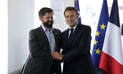 Fransa Cumhurbaşkanı Macron, Şili Devlet Başkanı Boric'le Paris'te bir araya geldi