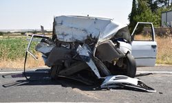 Şanlıurfa'da iki otomobilin çarpıştığı kazada 1 kişi öldü, 4 kişi yaralandı