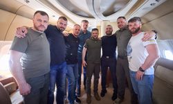 Zelenskiy, Türkiye'deki 5 Azov Taburu komutanının Ukrayna'ya döndüğünü duyurdu