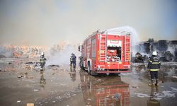 Kahramanmaraş'ta geri dönüşüm fabrikasında yangın çıktı