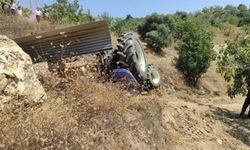 Aydın'da devrilen traktörün altında kalan sürücü öldü