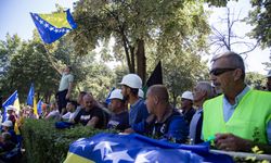 Bosna Hersekli madenciler maaşlarının ödenmediği gerekçesiyle protesto düzenledi