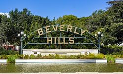 ABD’de Beverly Hills’teki lüks otelde konaklayan çiftin yaklaşık 1,8 milyon dolarlık eşyası çalındı