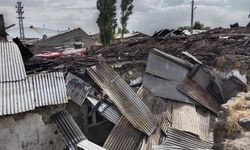 Erzurum'da çıkan yangında 3 ev, ahır ve kiler zarar gördü