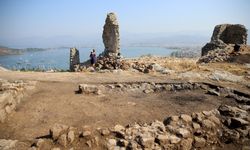 Fethiye Kalesi kazısında tiyatro ve yol ortaya çıkarıldı