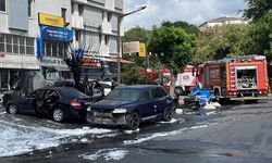 İstanbul'da oto sanayi sitesindeki 5 araç yandı