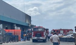 Kocaeli'de zincir marketin deposunda yangın çıktı