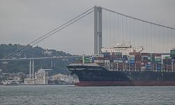 İstanbul Boğazı'nda çarpışan iki gemide hasar oluştu