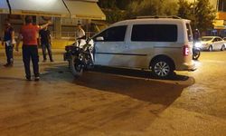 Osmaniye'de hafif ticari araçla çarpışan motosikletteki 2 kişi yaralandı